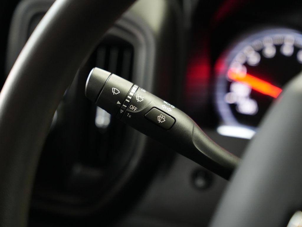 Chevrolet Silverado 1500 2WD Crew Cab 147" Custom 2021