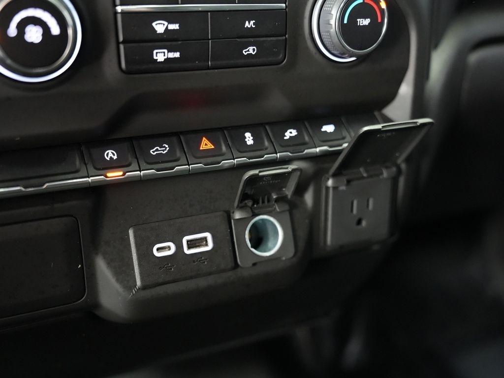 Chevrolet Silverado 1500 2WD Crew Cab 147" Custom 2021