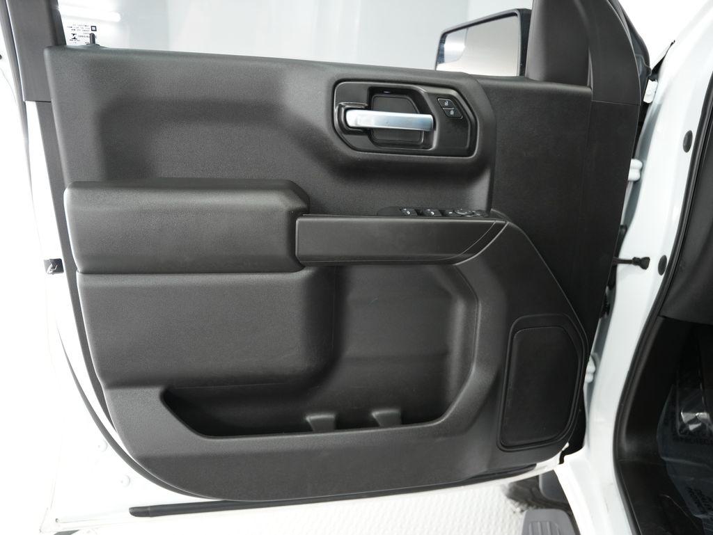 Chevrolet Silverado 1500 2WD Crew Cab 147" Custom 2021