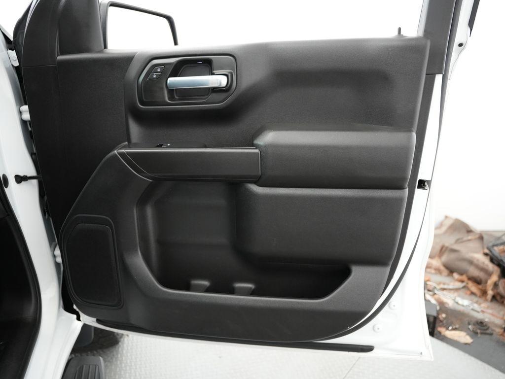 Chevrolet Silverado 1500 2WD Crew Cab 147" Custom 2021