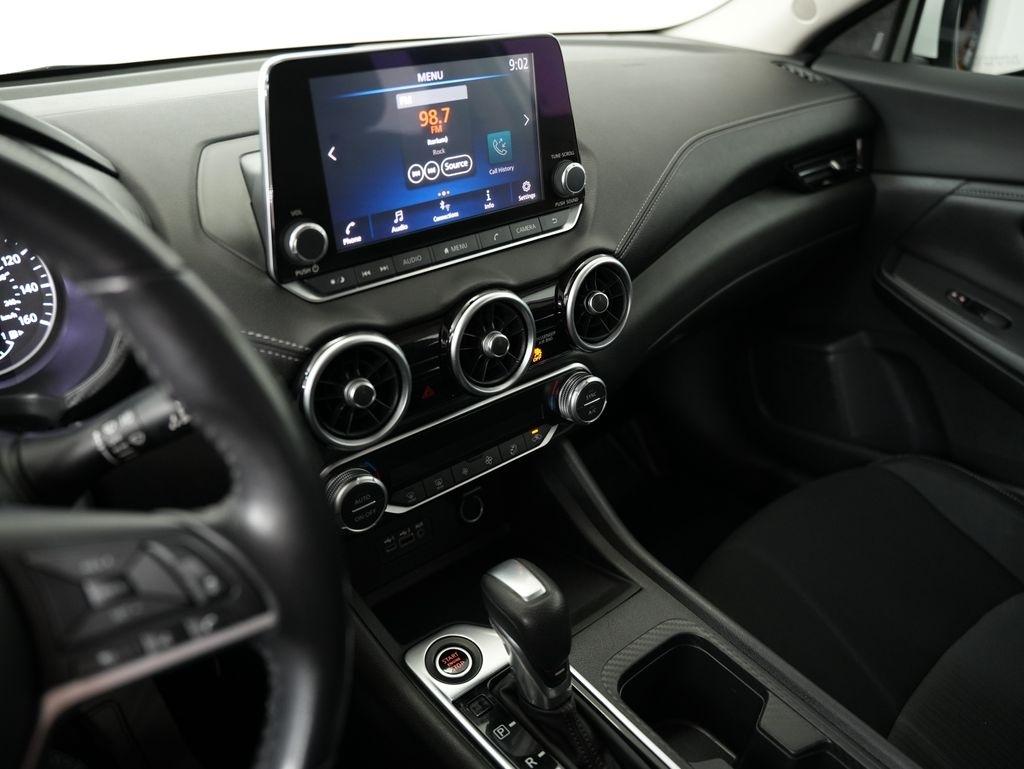 Nissan Sentra SV CVT 2020