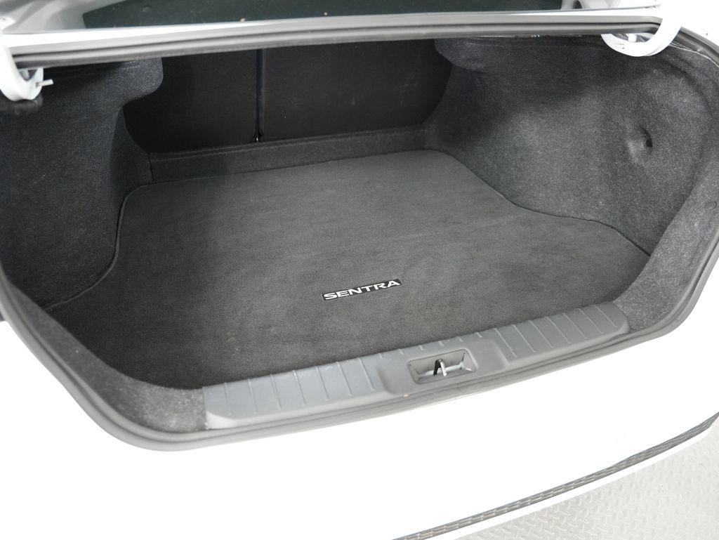 Nissan Sentra SV CVT 2020