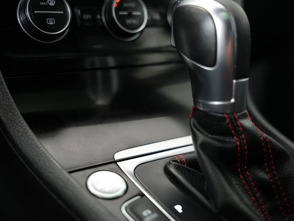 Volkswagen Golf GTI 4dr HB DSG Autobahn 2015