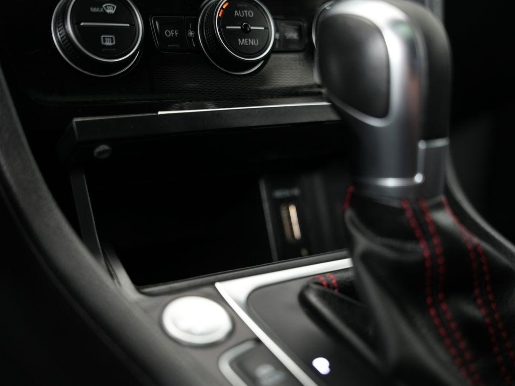 Volkswagen Golf GTI 4dr HB DSG Autobahn 2015