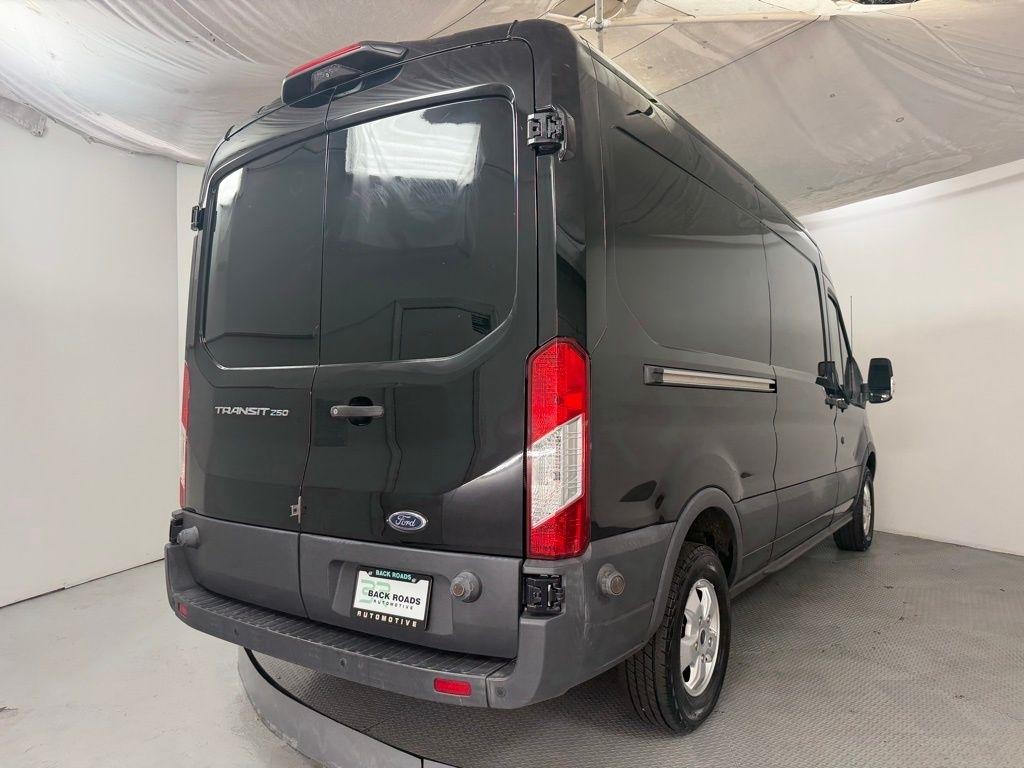 Ford Transit Van T-250 148" Med Rf 9000 GVWR Sliding RH Dr 2018