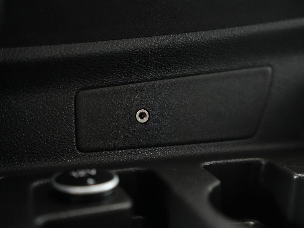 Ford Transit Van T-250 148" Med Rf 9000 GVWR Sliding RH Dr 2018