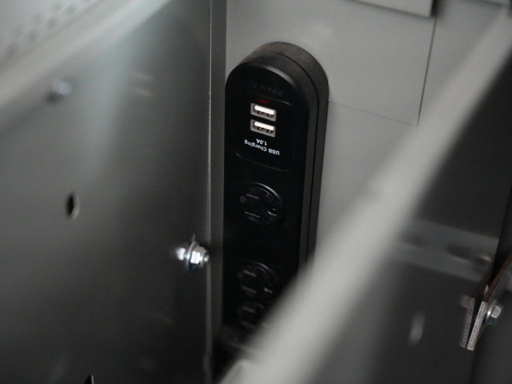 Ford Transit Van T-250 148" Med Rf 9000 GVWR Sliding RH Dr 2018