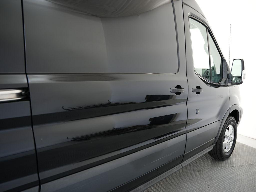 Ford Transit Van T-250 148" Med Rf 9000 GVWR Sliding RH Dr 2018