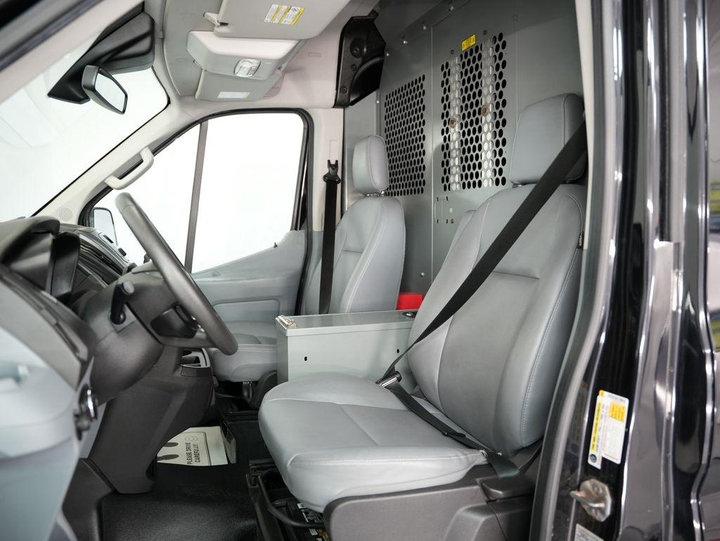 Ford Transit Van T-250 148" Med Rf 9000 GVWR Sliding RH Dr 2018