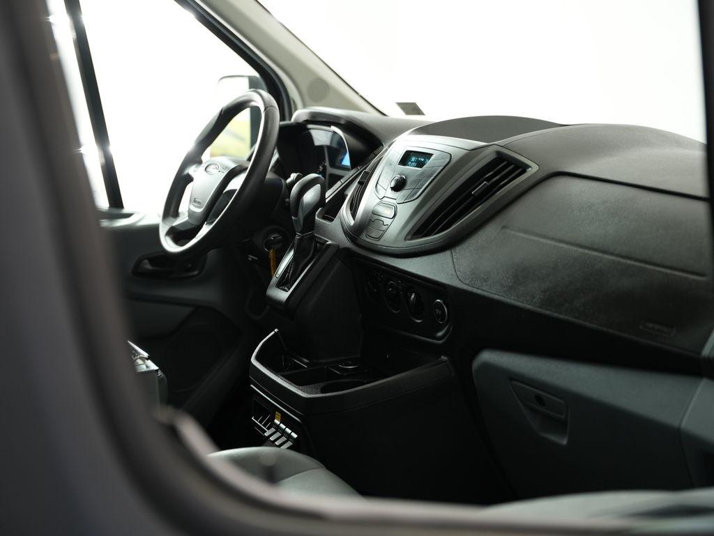 Ford Transit Van T-250 148" Med Rf 9000 GVWR Sliding RH Dr 2018