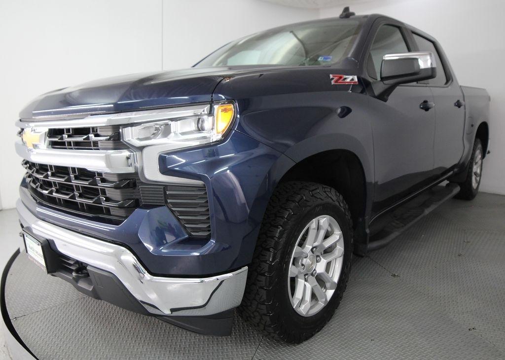 Chevrolet Silverado 1500 4WD Crew Cab 147" LT w/1LT 2023