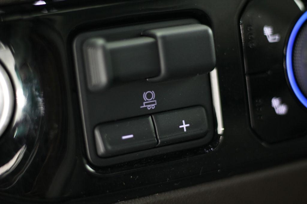 Chevrolet Silverado 1500 4WD Crew Cab 147" LT w/1LT 2023