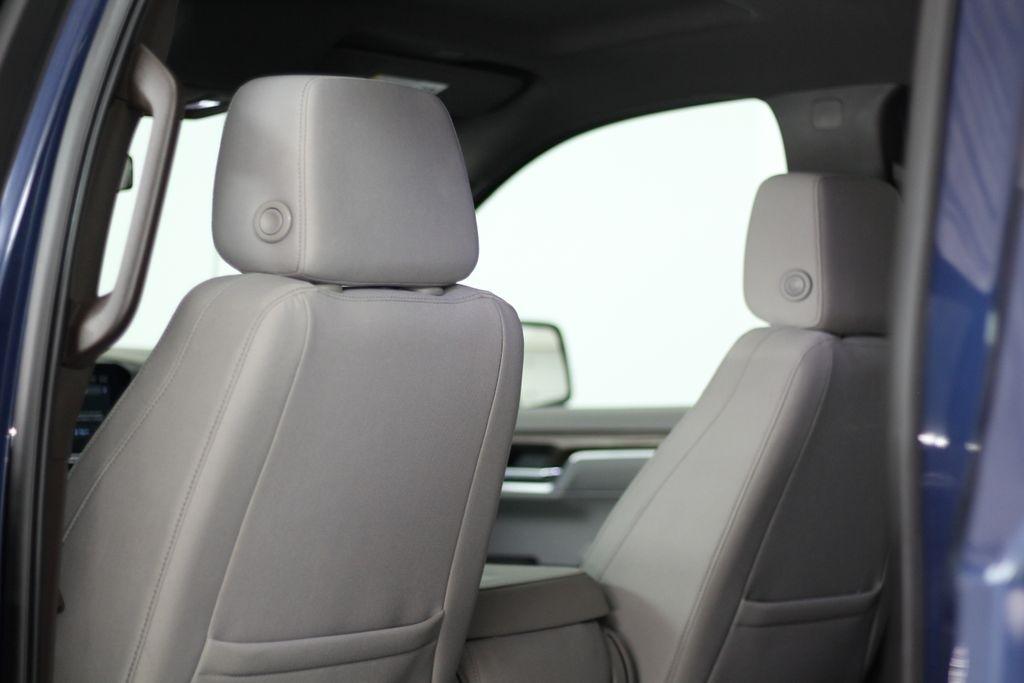 Chevrolet Silverado 1500 4WD Crew Cab 147" LT w/1LT 2023