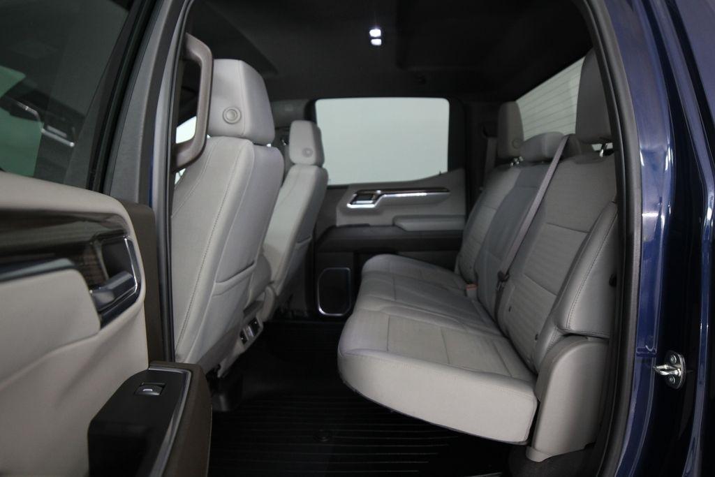 Chevrolet Silverado 1500 4WD Crew Cab 147" LT w/1LT 2023