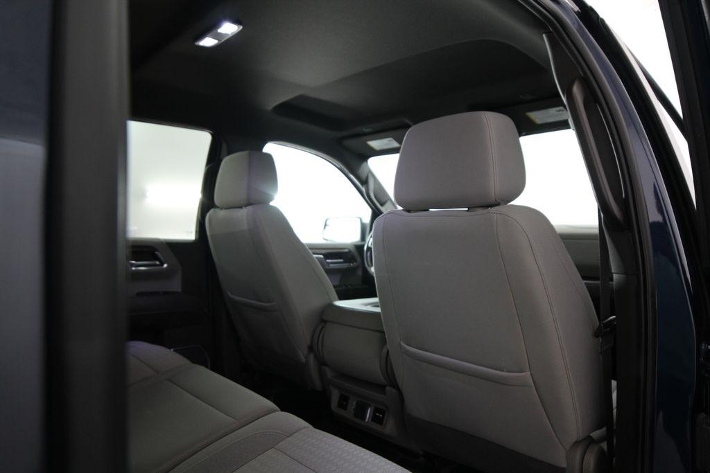 Chevrolet Silverado 1500 4WD Crew Cab 147" LT w/1LT 2023