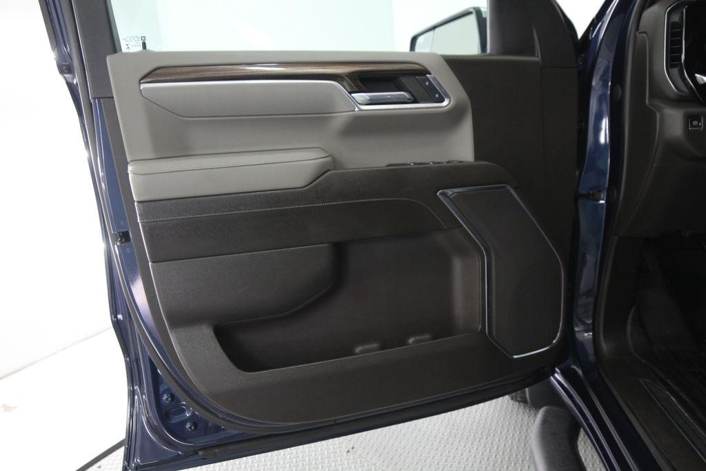 Chevrolet Silverado 1500 4WD Crew Cab 147" LT w/1LT 2023