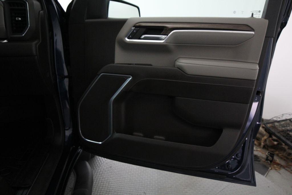 Chevrolet Silverado 1500 4WD Crew Cab 147" LT w/1LT 2023