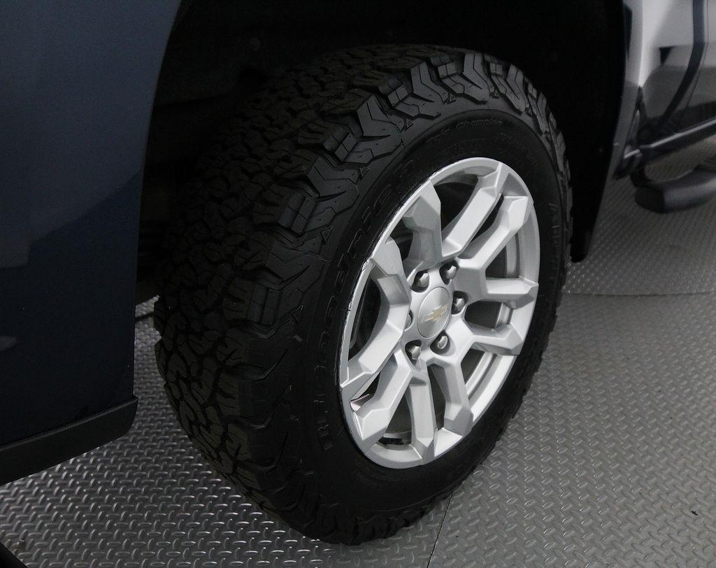 Chevrolet Silverado 1500 4WD Crew Cab 147" LT w/1LT 2023