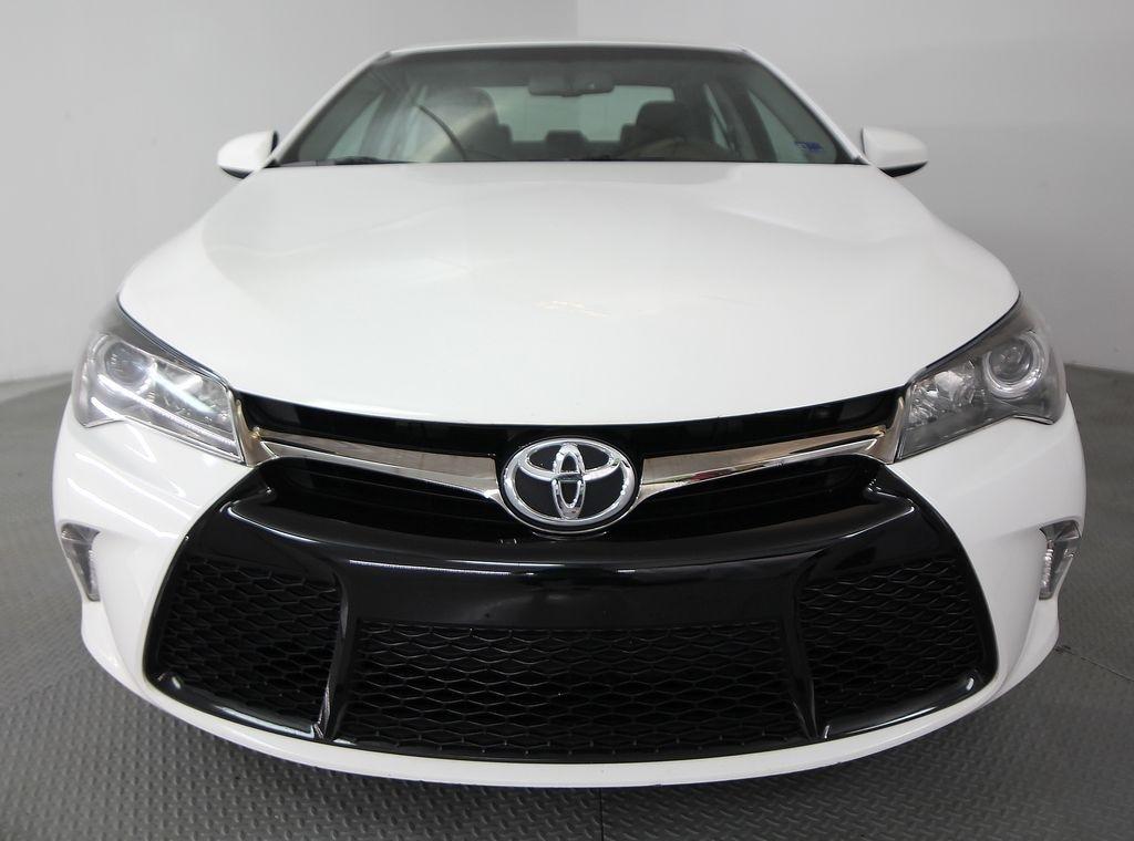 Toyota Camry XLE Auto (Natl) 2017