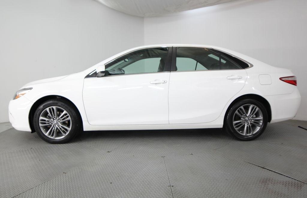 Toyota Camry XLE Auto (Natl) 2017