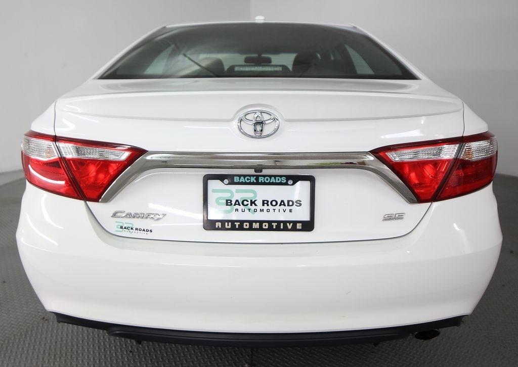 Toyota Camry XLE Auto (Natl) 2017