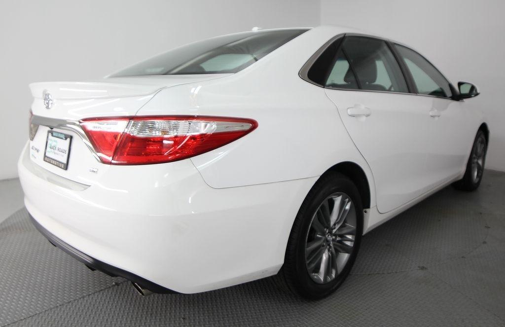 Toyota Camry XLE Auto (Natl) 2017