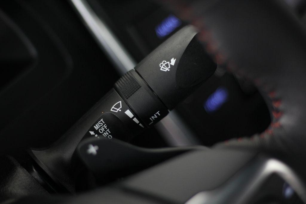 Toyota Camry XLE Auto (Natl) 2017