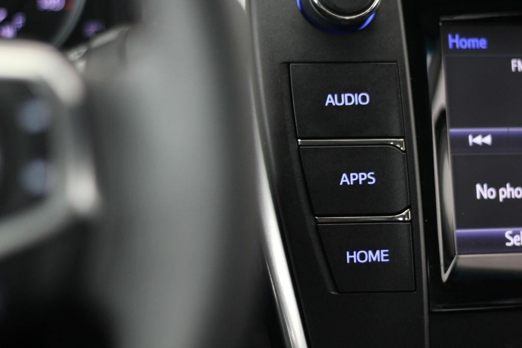 Toyota Camry XLE Auto (Natl) 2017