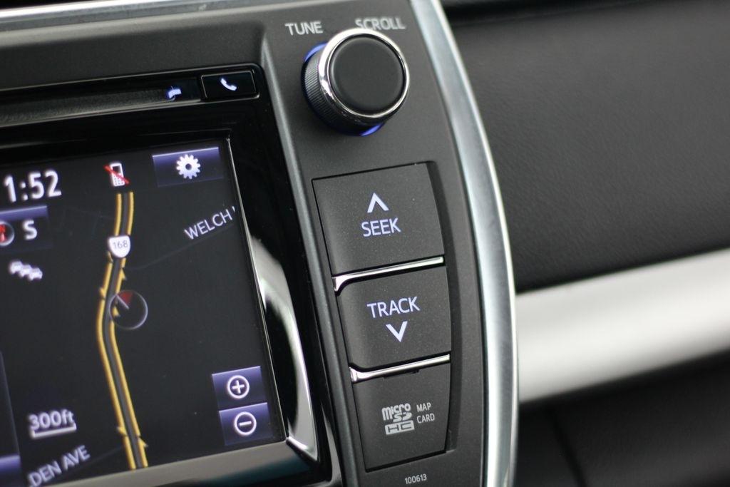 Toyota Camry XLE Auto (Natl) 2017