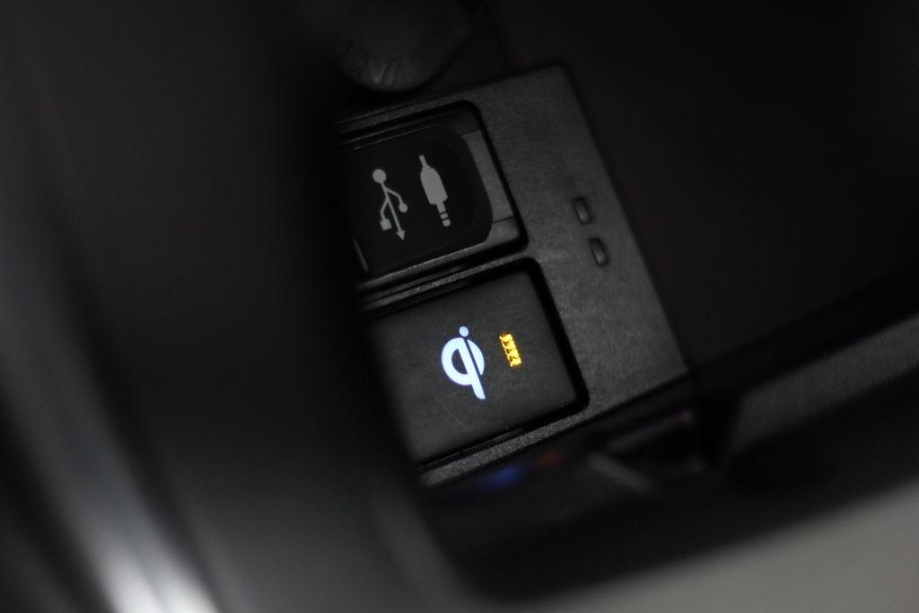 Toyota Camry XLE Auto (Natl) 2017