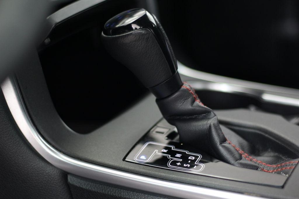 Toyota Camry XLE Auto (Natl) 2017