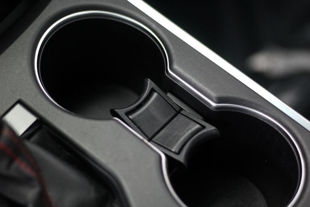 Toyota Camry XLE Auto (Natl) 2017