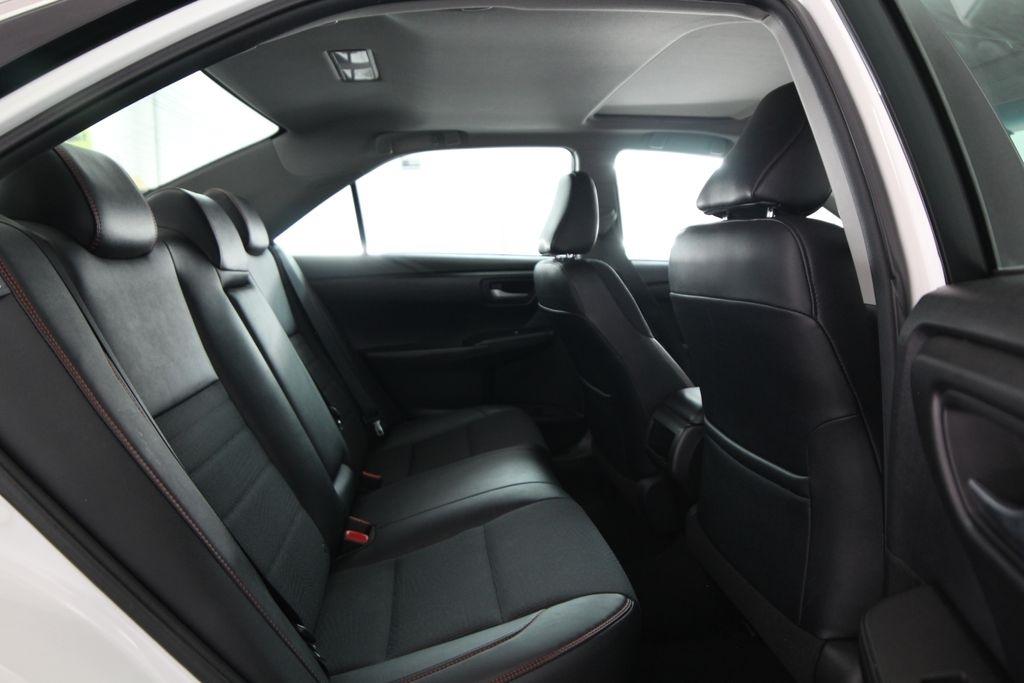 Toyota Camry XLE Auto (Natl) 2017