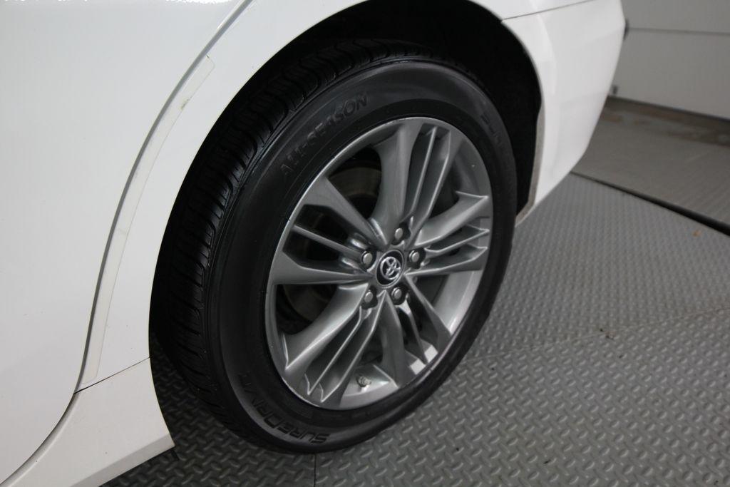 Toyota Camry XLE Auto (Natl) 2017