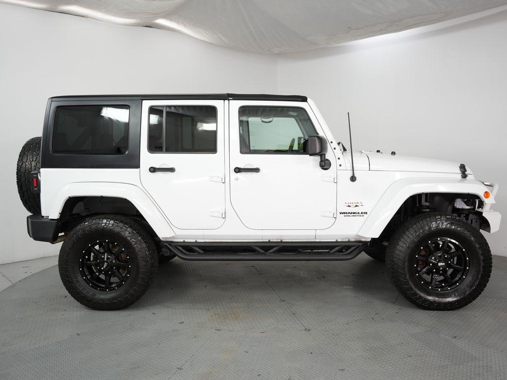 Jeep Wrangler Unlimited 4WD 4dr Sahara 2016