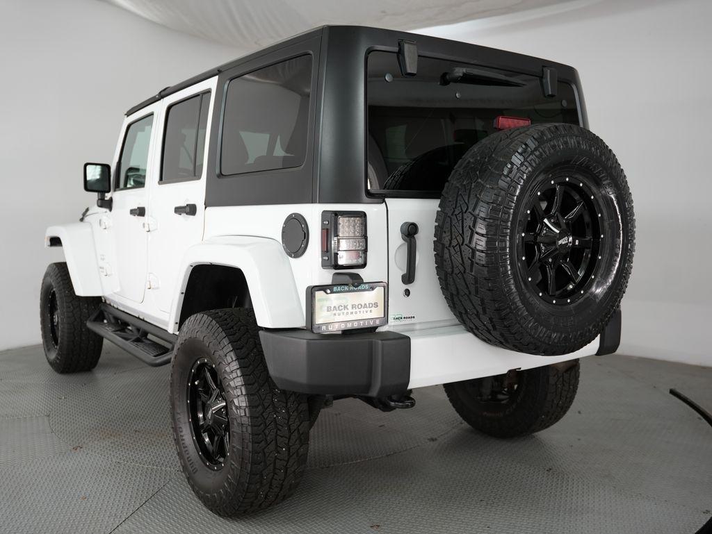 Jeep Wrangler Unlimited 4WD 4dr Sahara 2016