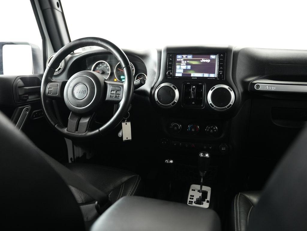 Jeep Wrangler Unlimited 4WD 4dr Sahara 2016