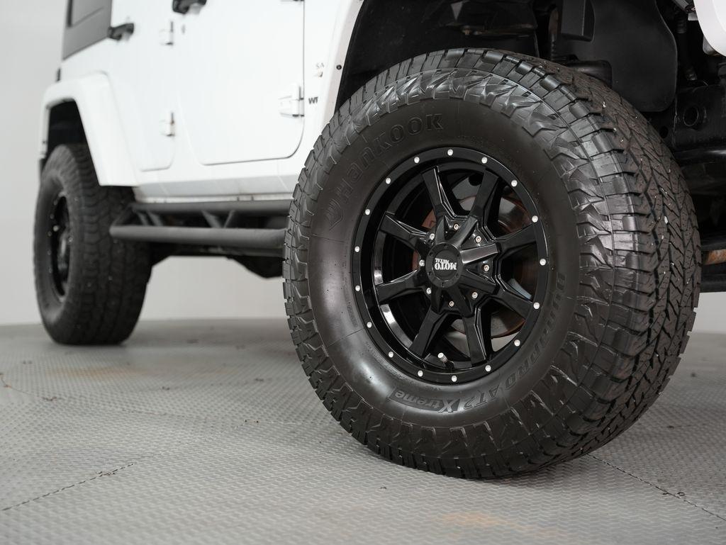 Jeep Wrangler Unlimited 4WD 4dr Sahara 2016