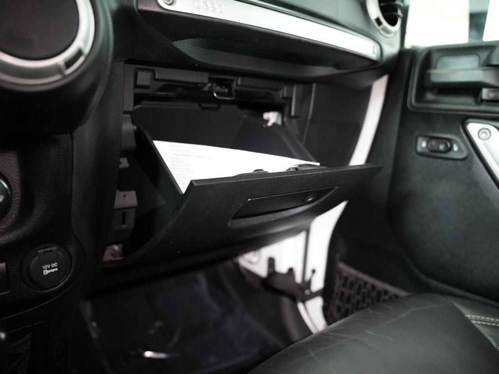 Jeep Wrangler Unlimited 4WD 4dr Sahara 2016
