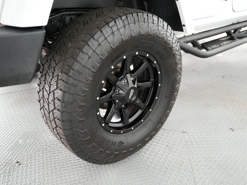 Jeep Wrangler Unlimited 4WD 4dr Sahara 2016