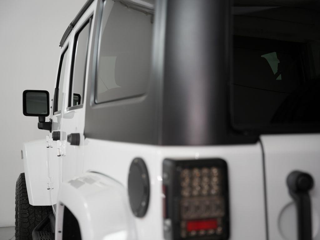 Jeep Wrangler Unlimited 4WD 4dr Sahara 2016