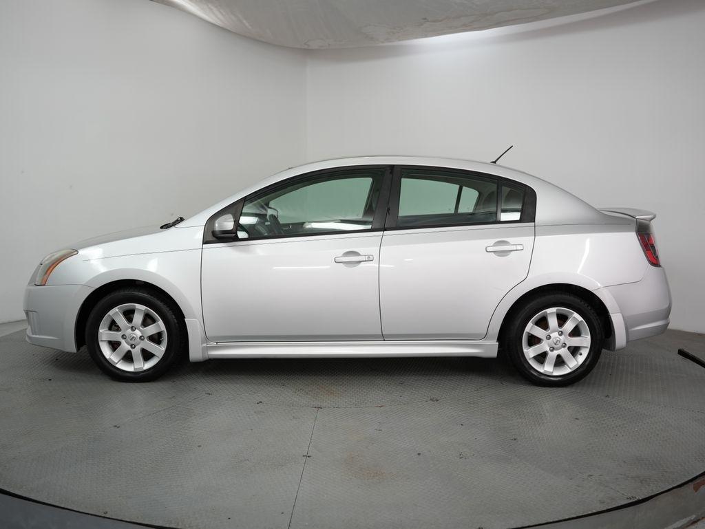 Nissan Sentra 4dr Sdn I4 CVT 2.0 SR 2011