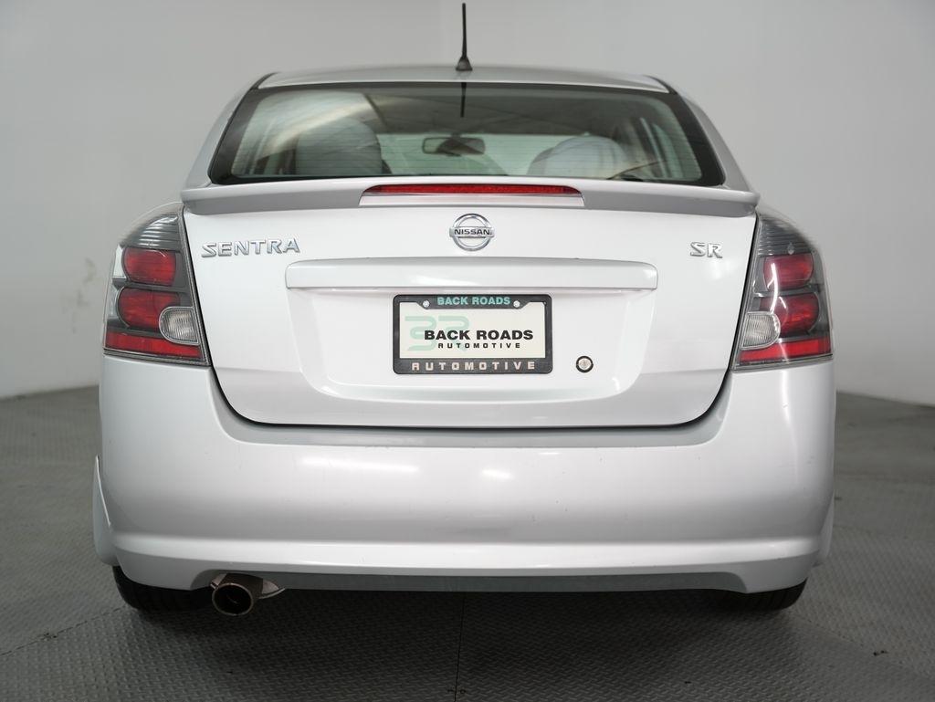 Nissan Sentra 4dr Sdn I4 CVT 2.0 SR 2011