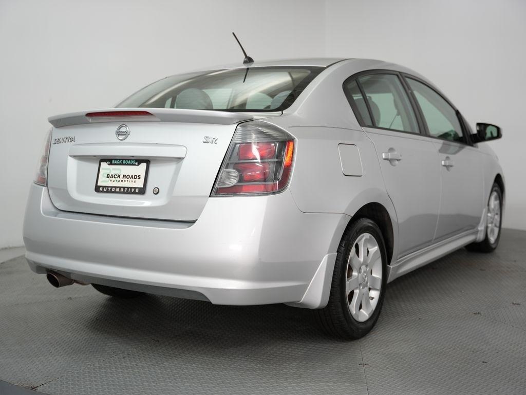 Nissan Sentra 4dr Sdn I4 CVT 2.0 SR 2011