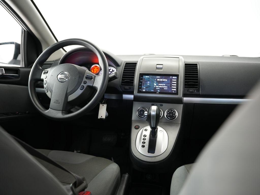 Nissan Sentra 4dr Sdn I4 CVT 2.0 SR 2011