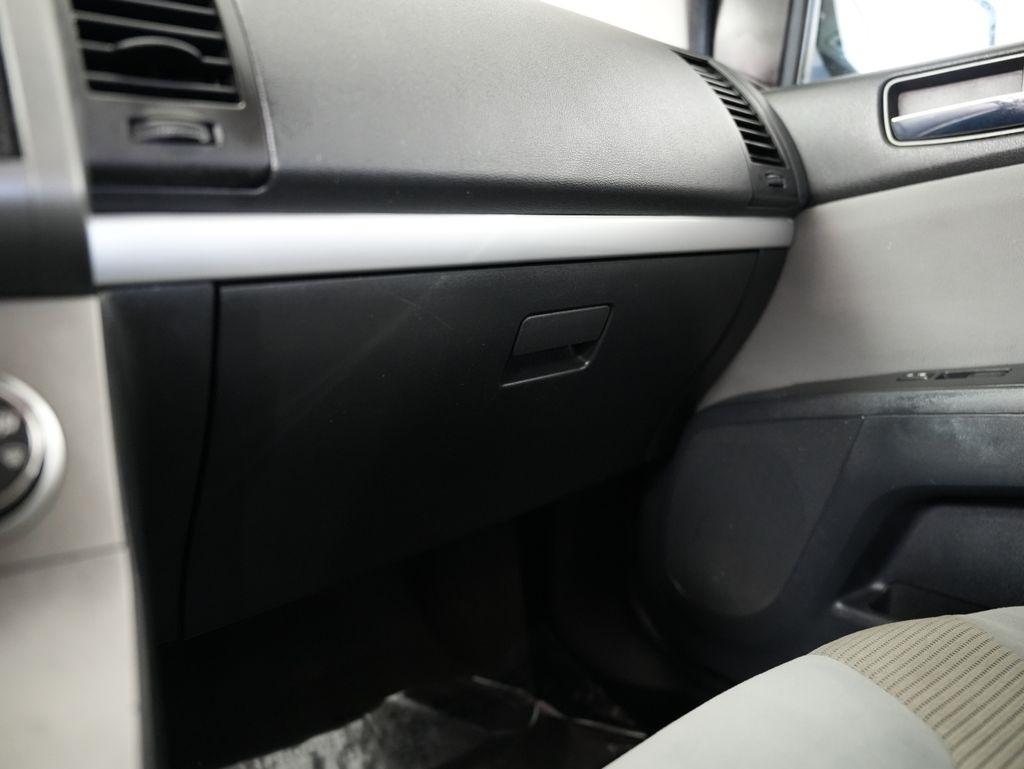 Nissan Sentra 4dr Sdn I4 CVT 2.0 SR 2011