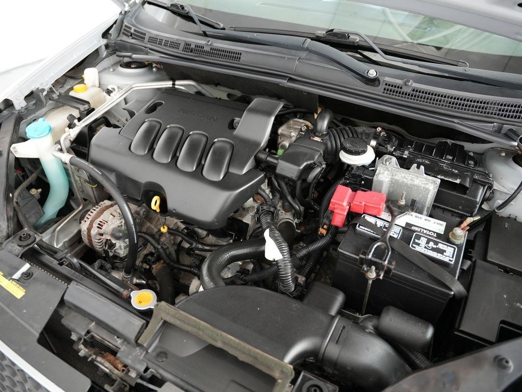 Nissan Sentra 4dr Sdn I4 CVT 2.0 SR 2011