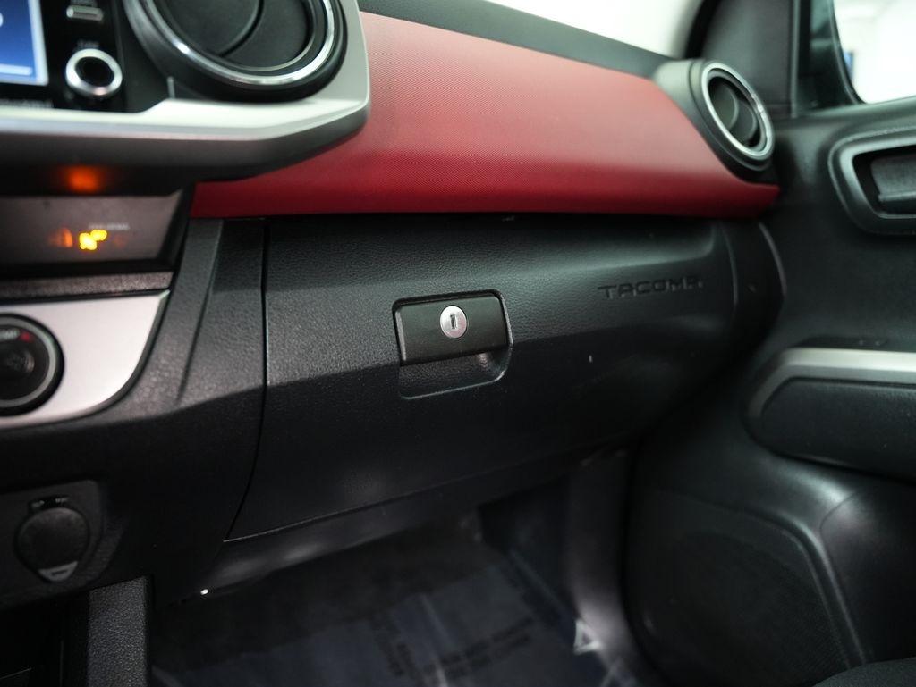 Toyota Tacoma 2WD TRD Sport Double Cab 6' Bed V6 AT (Natl) 2022