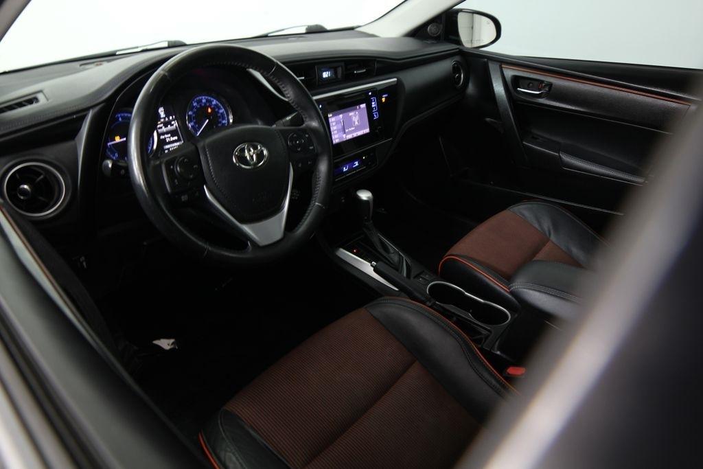Toyota Corolla XLE CVT (Natl) 2019