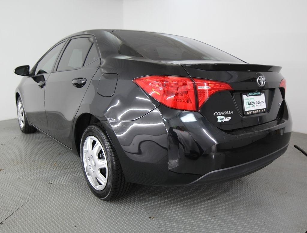Toyota Corolla XLE CVT (Natl) 2019